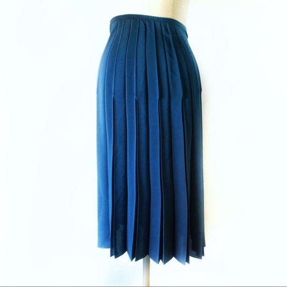DKNY Ink Blue Colored Pleated Midi Skirt Sz 10 NWT - Picture 4 of 8